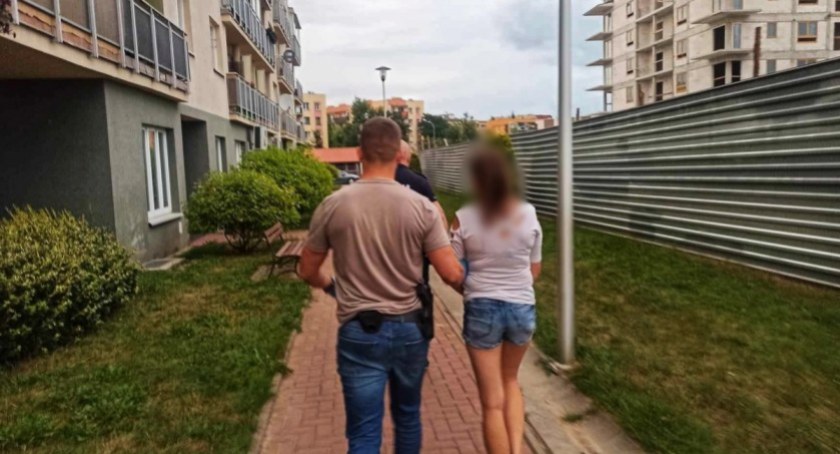 Wózek dziecięcy posłużył za skrytkę dla kradzionych przedmiotów