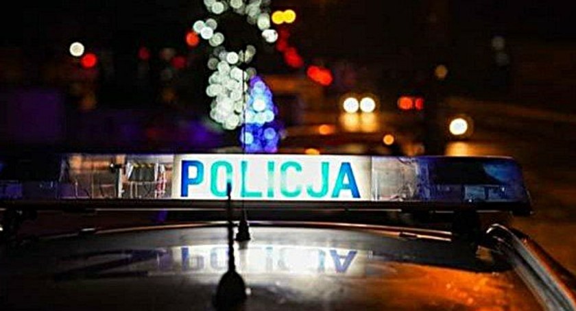 Spowodował kolizję i uszkodził sześć innych samochodów. A chciał tylko przestawić auto