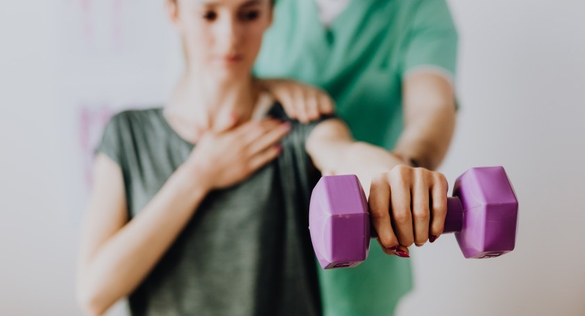 Dla kogo świadczenie rehabilitacyjne i jak się o nie starać?