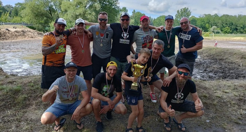 Ze srebrnymi medalami Błotnej Ekstraklasy zakończyli zmagania białostoccy błotniacy