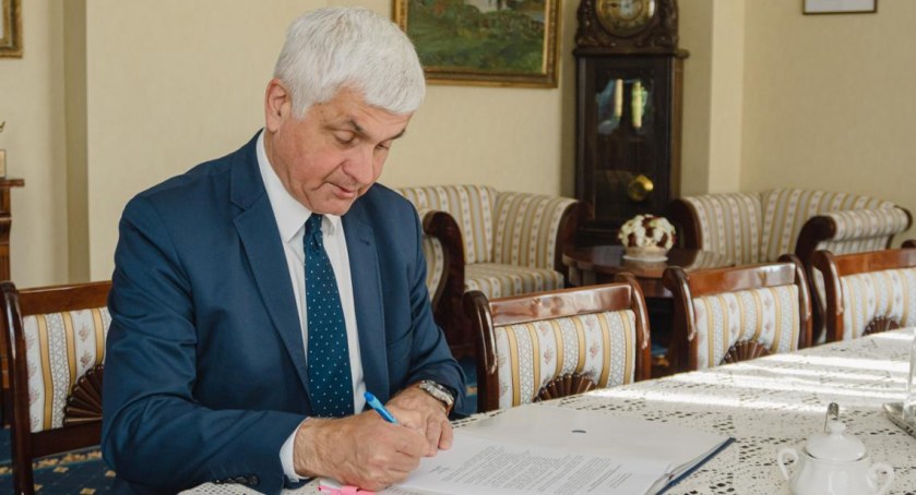 Wojewoda uchylił już własne rozporządzenie w sprawie zwalczania rzekomego pomoru drobiu