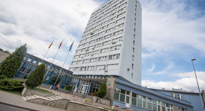 Prezydent Białegostoku nie bardzo chce wyjawić czym zajmuje się działające w urzędzie miejskim Biuro do spraw Smart City