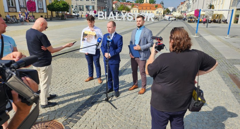 Nie ma sensu głosować na partię Hołowni, bo to Platforma bis