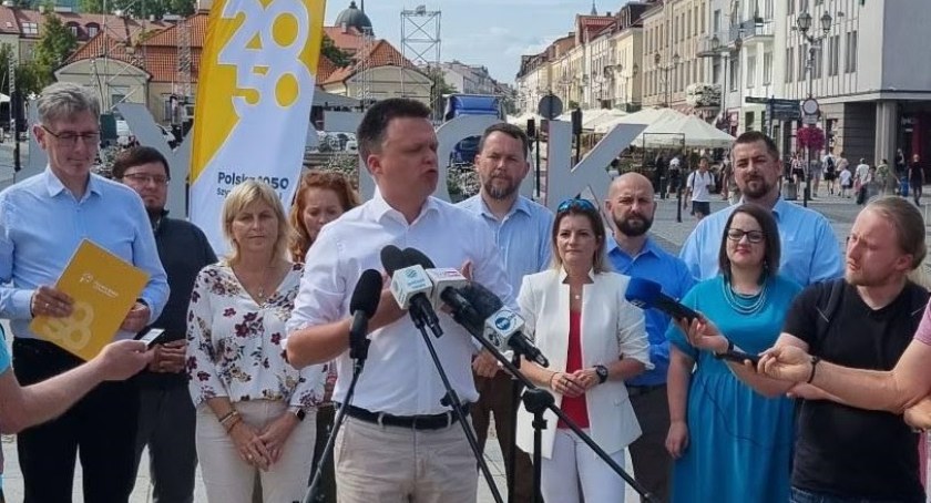 Szymon Hołownia w Białymstoku krytykował ministra Błaszczaka i Sasina
