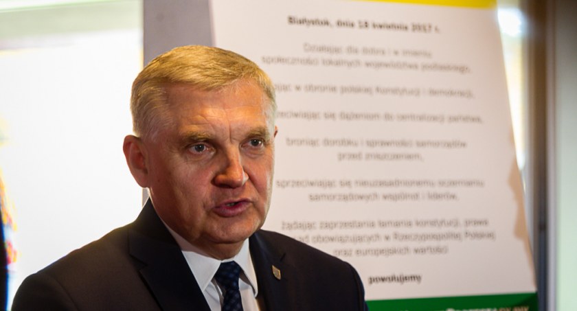Tadeusz Truskolaski podróżował służbowo do rosyjskiego Pskowa. Po co? Nie bardzo wiadomo