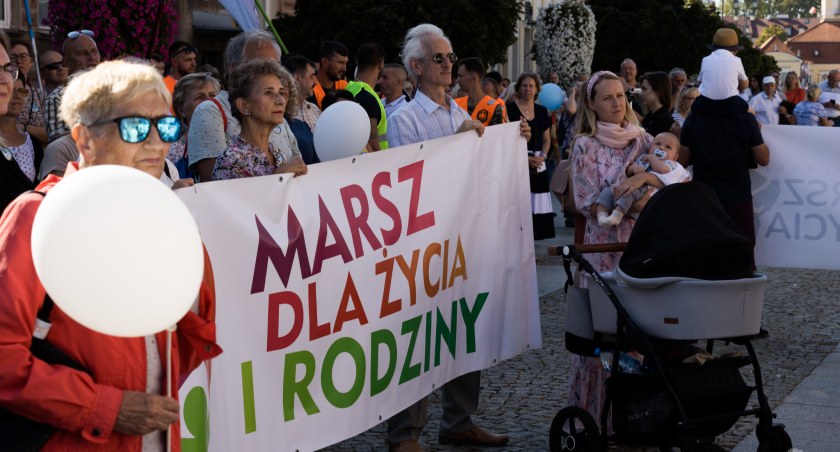 Przez centrum Białegostoku przeszedł Marsz dla Życia i Rodziny. Ludzie po raz 12 manifestowali swoje przywiązanie do rodziny