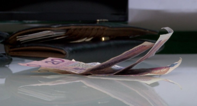 Polacy chcą używać gotówki. Aż 38 proc. nie chce ograniczeń w tym zakresie