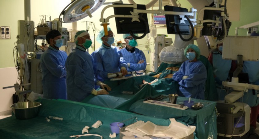 Trudna operacja w USK. Dwóch mężczyzn ma teraz szansę na lepsze życie