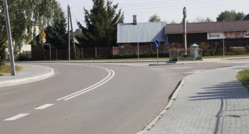 Duże pieniądze z funduszy europejskich na przebudowę drogi Łapy-Roszki – Wodźki-Wysokie Mazowieckie