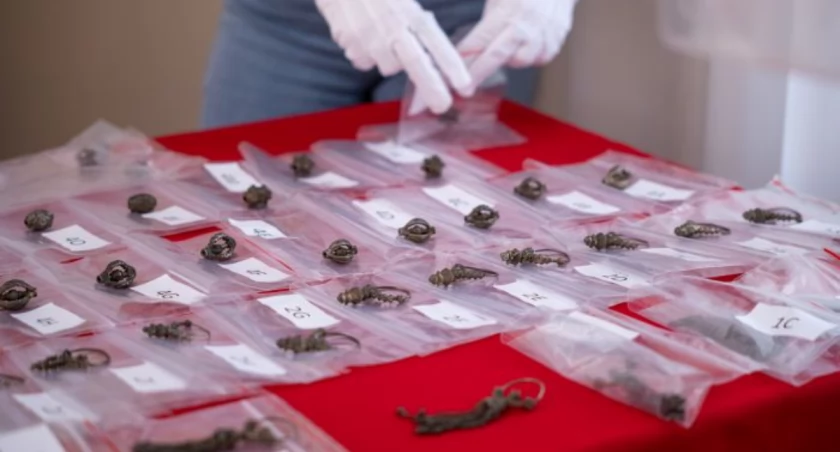 W Muzeum Podlaskim została zdeponowana średniowieczna biżuteria. Znaleziono ją pod Brańskiem