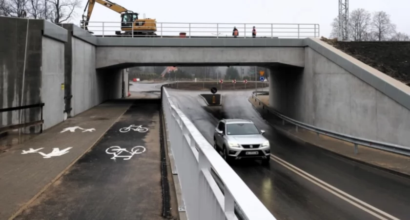 W Niewodnicy Kościelnej otwarto tunel pod torami