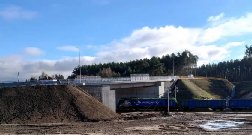 W Łapach powstał wiadukt nad torami. Jest bezpieczniej i wygodniej dla kierowców