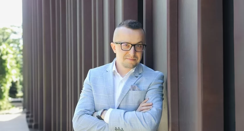 Prezes Rady Ministrów wyróżnił pracę doktorską Konrada Wnorowskiego