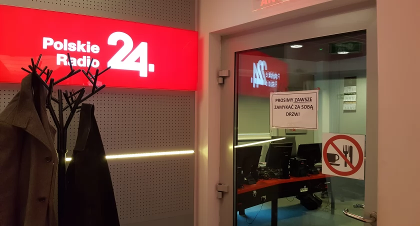 Helsińska Fundacja Praw Człowieka wzywa rząd do przestrzegania prawa i Konstytucji w związku z przeprowadzanymi zmianami w mediach