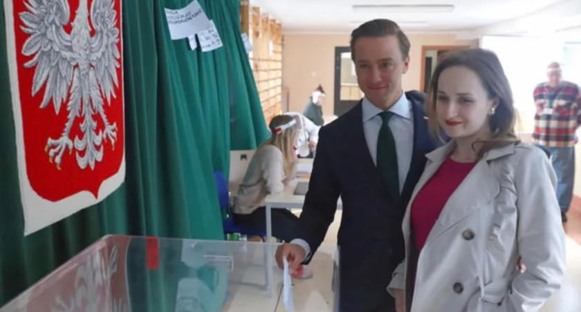 Krzysztof Bosak: Prawnicy źle doradzają Szymonowi Hołowni