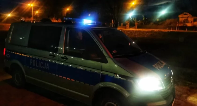Kierowca po zatrzymaniu przez policjantów mówił, że zna się z Papieżem i z Putinem