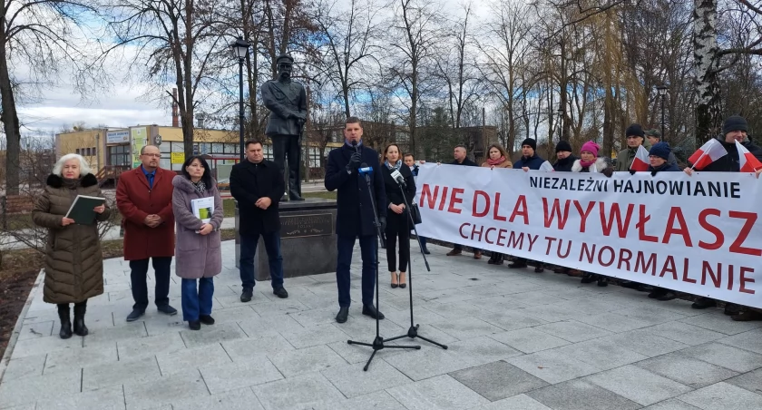 Nic o nas bez nas! Nie mogą nam warszawiacy układać życia. Protest mieszkańców Puszczy Białowieskiej