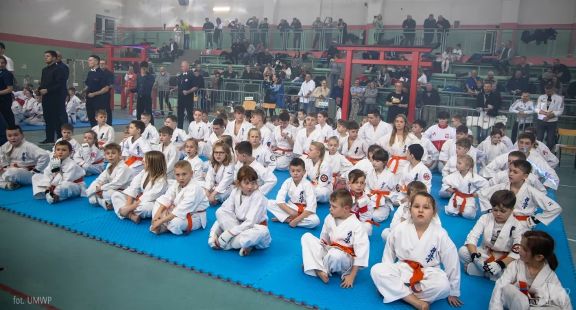 W 24 kategoriach zmierzyli się zawodnicy w I Podlaskiej Lidze Karate Kyokushin w Sokołach