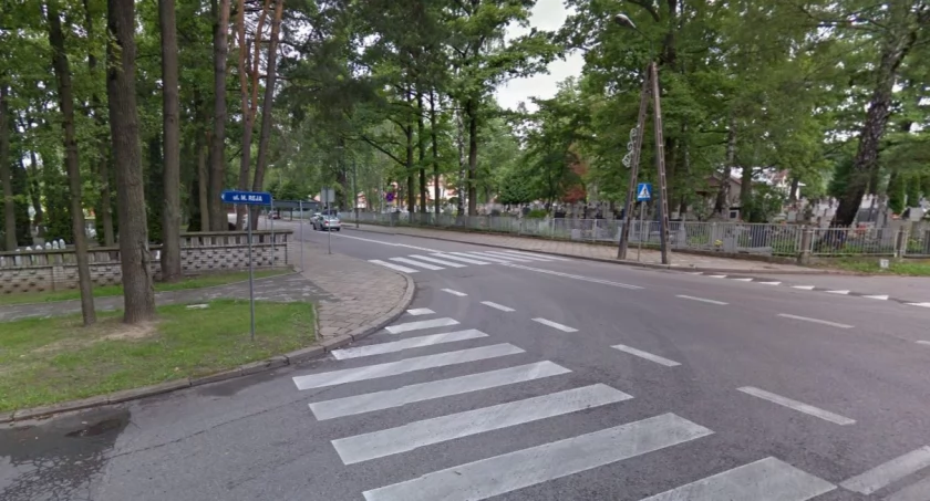 Za potrącenie rowerzystki i ucieczkę z miejsca zdarzenia odpowiada przed sądem Włodzimierz Cimoszewicz