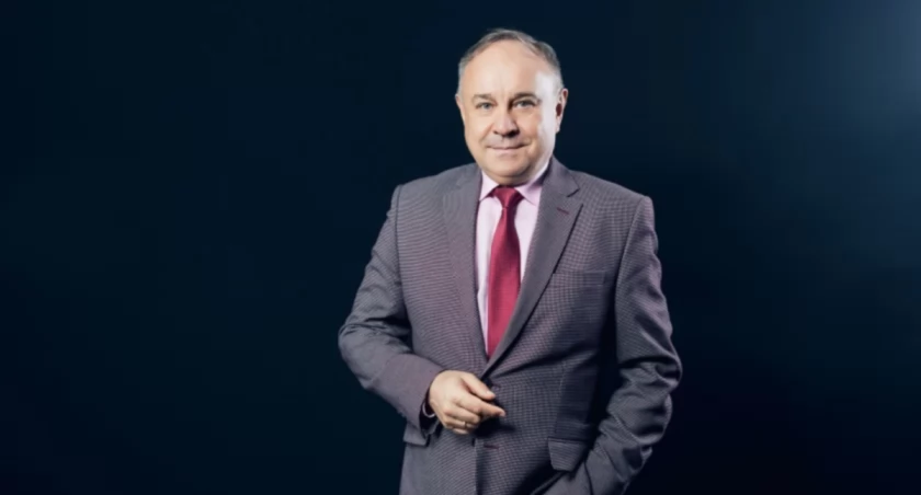 Ekspert UwB: Radni nie są od uprawiania polityki partyjnej. Mają służyć mieszkańcom
