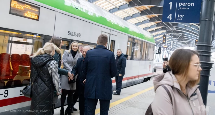 Po prawie 25 latach na tory wyjechał pociąg z Białegostoku do Ostrołęki