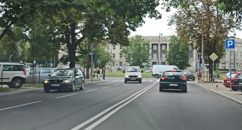Zawsze trzeba dostosować prędkość jazdy do warunków drogowych