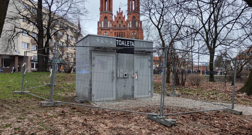 Białostocki szalet miejski na szlaku turystycznych atrakcji Białegostoku