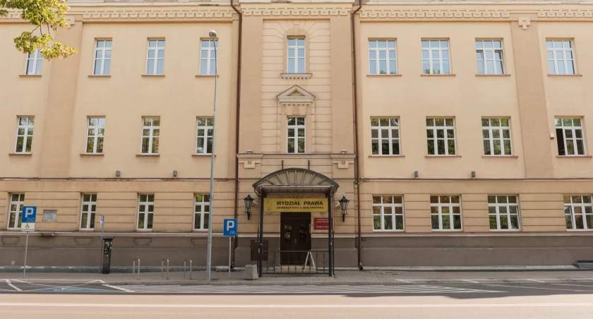 Absolwenci UwB świetnie wypadają w egzaminach na aplikacje prawnicze. Wynik jest powodem do dumy