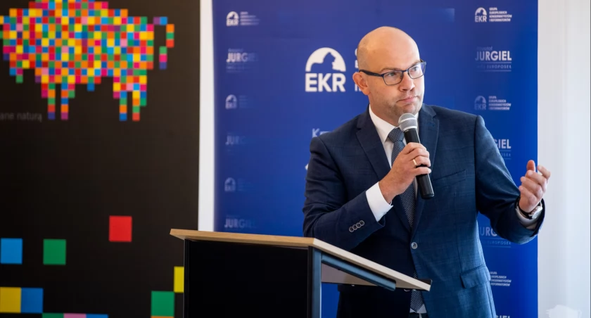 W Białymstoku do Sejmiku Województwa Podlaskiego PiS pokonał KO. Artur Kosicki zdeklasował konkurentów
