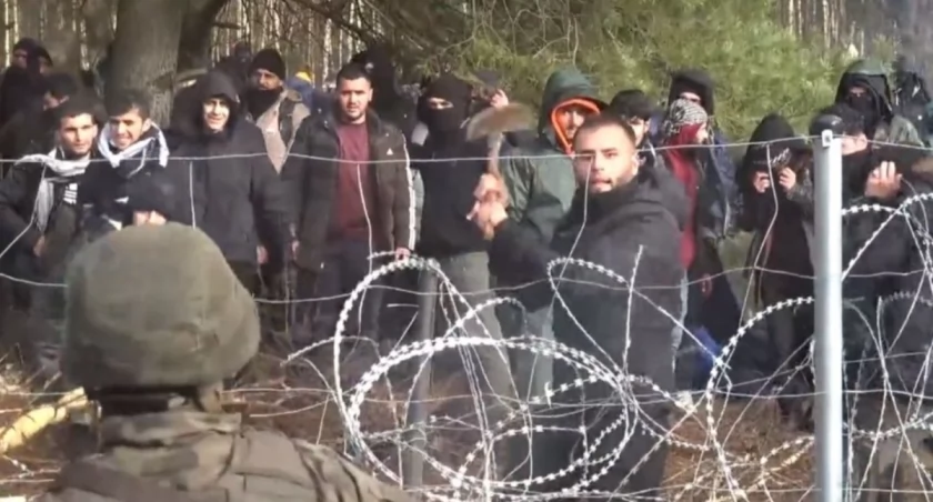 Parlament Europejski zatwierdził solidarnościowy pakt migracyjny. Wybór jak w ruskiej restauracji