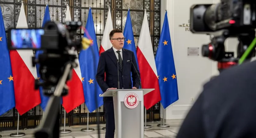 Trzecia Droga podzielona w sprawie związków partnerskich. Szymon Hołownia będzie głosował za związkami