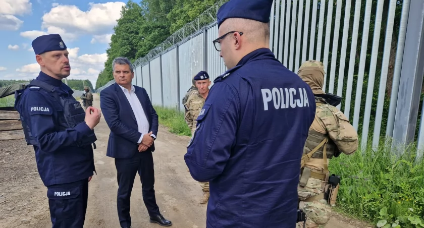 Ponad tydzień zajęło szefowi MSWiA wysłanie policjantów ze zwartych oddziałów na granicę polsko – białoruską
