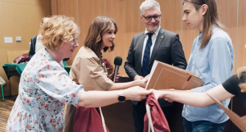 Rozwijali pasje i doskonalili szereg umiejętności. Uczniowie pod wrażeniem białostockich naukowców
