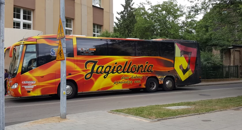 Jagiellonia wyjeżdża na zgrupowanie. Trzy nowe twarze u żółto-czerwonych 