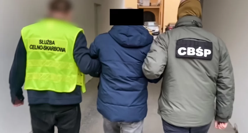Policjanci z białostockiego CBŚP zatrzymali 8 osób podejrzanych o wyłudzenia VAT