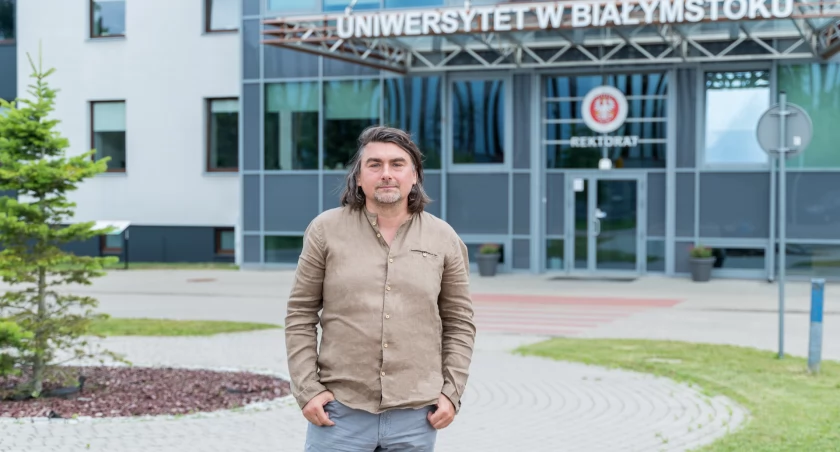 Uprawnienia do doktoryzowania i habilitowania otrzymał Wydział Stosunków Międzynarodowych UwB