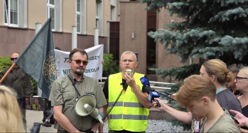 Leśnicy i branża drzewna protestowali w Białymstoku. Nie wszyscy popierają ich postulaty