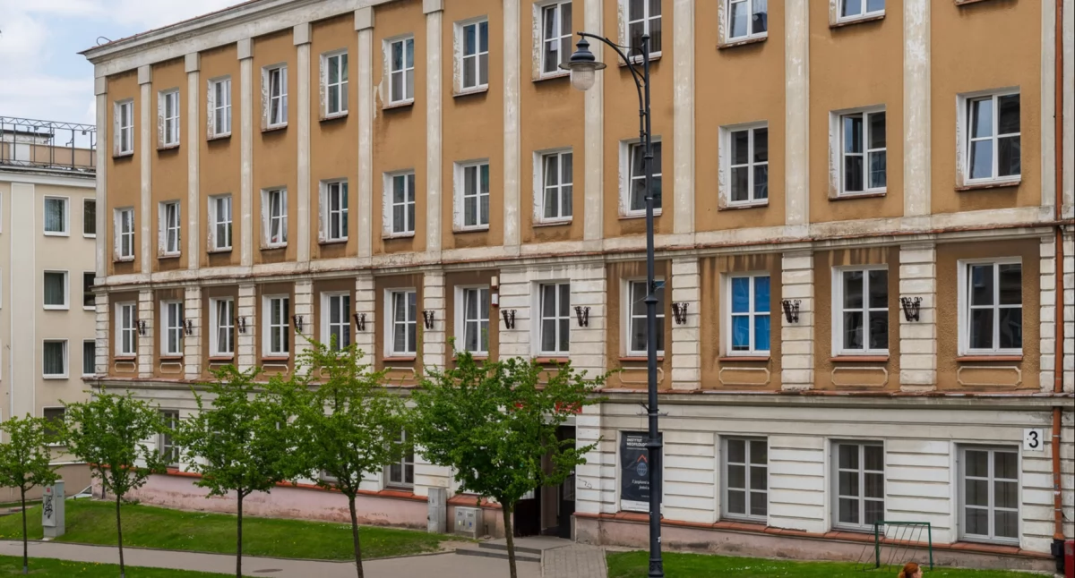Białostocka uczelnia wystawiła na sprzedaż 4 nieruchomości