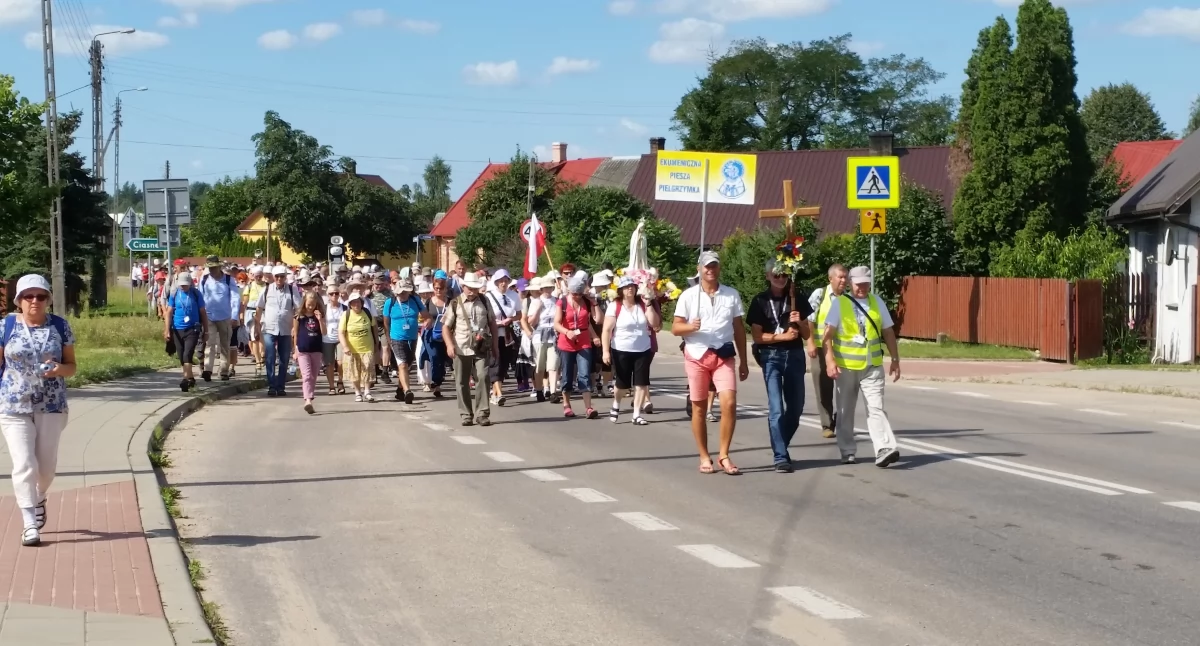 Kierowcy w sobotę i niedzielę mogą natknąć się na pielgrzymki i procesje