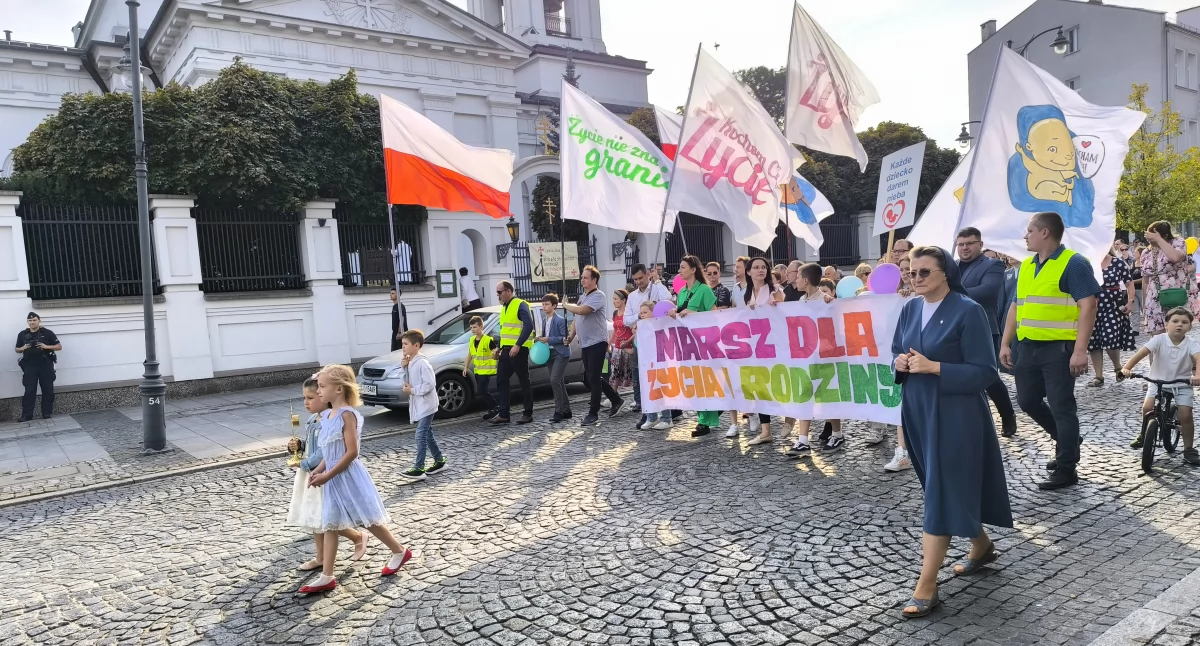 Tysiące ludzi przeszły w Marszu dla Życia. Późnej bawili się na festynie rodzinnym
