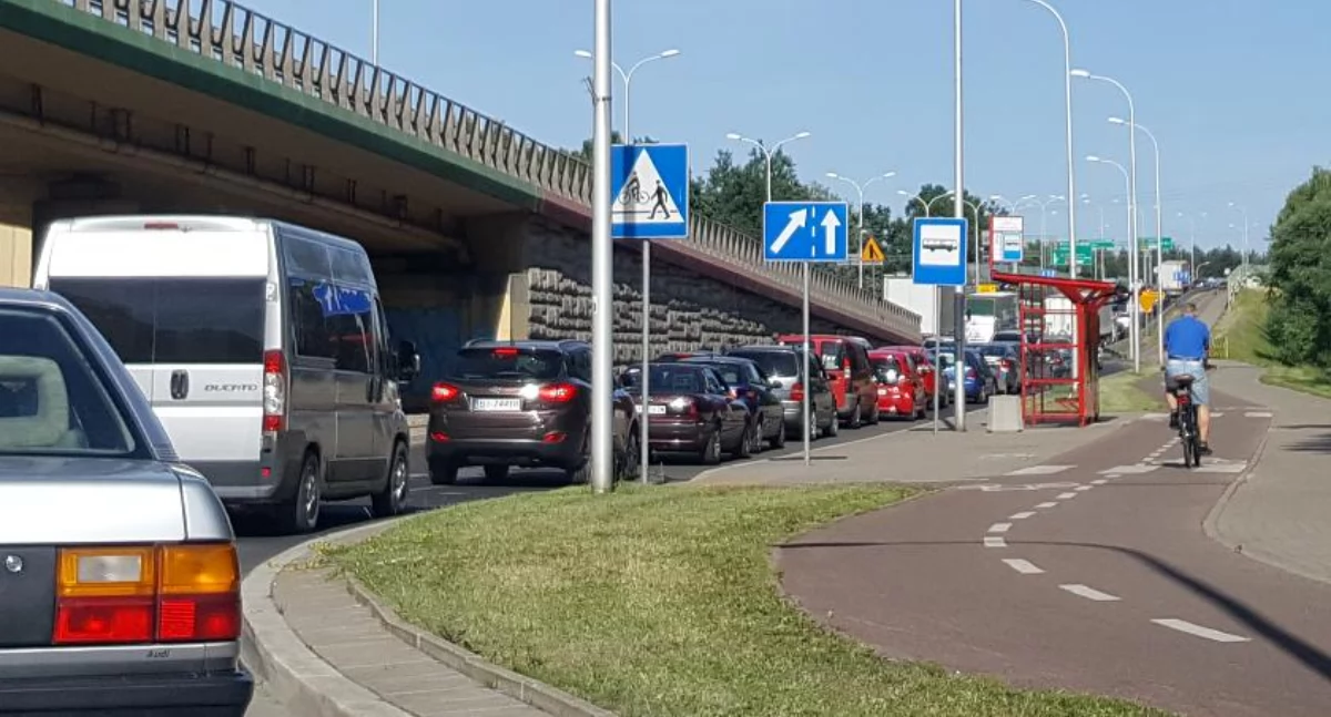 Przy wylotówce na Augustów korki były, są i będą. Bo gdzie indziej się rozkorkuje… kiedyś
