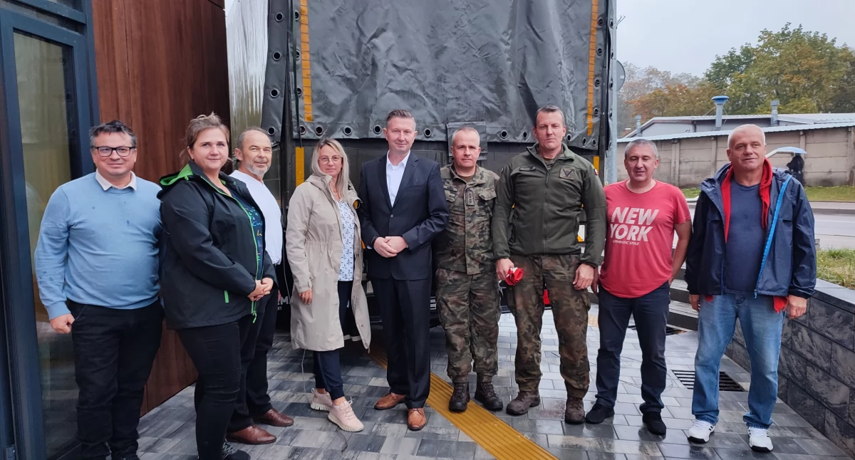 Ze starostwa powiatowego w Białymstoku wyjechał transport z pomocą dla powodzian