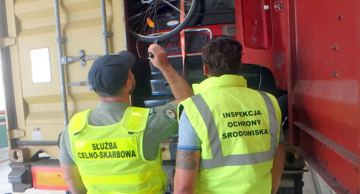 Pod Suwałkami został zatrzymany transport niebezpiecznych odpadów z Litwy
