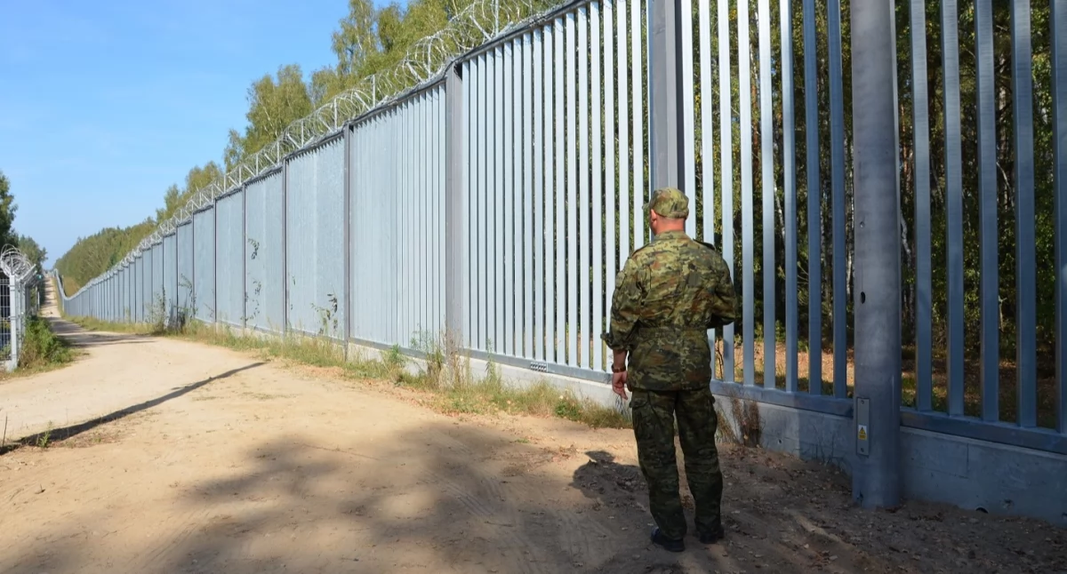 Pod Kuźnicą nielegalni migranci zaatakowali polski patrol