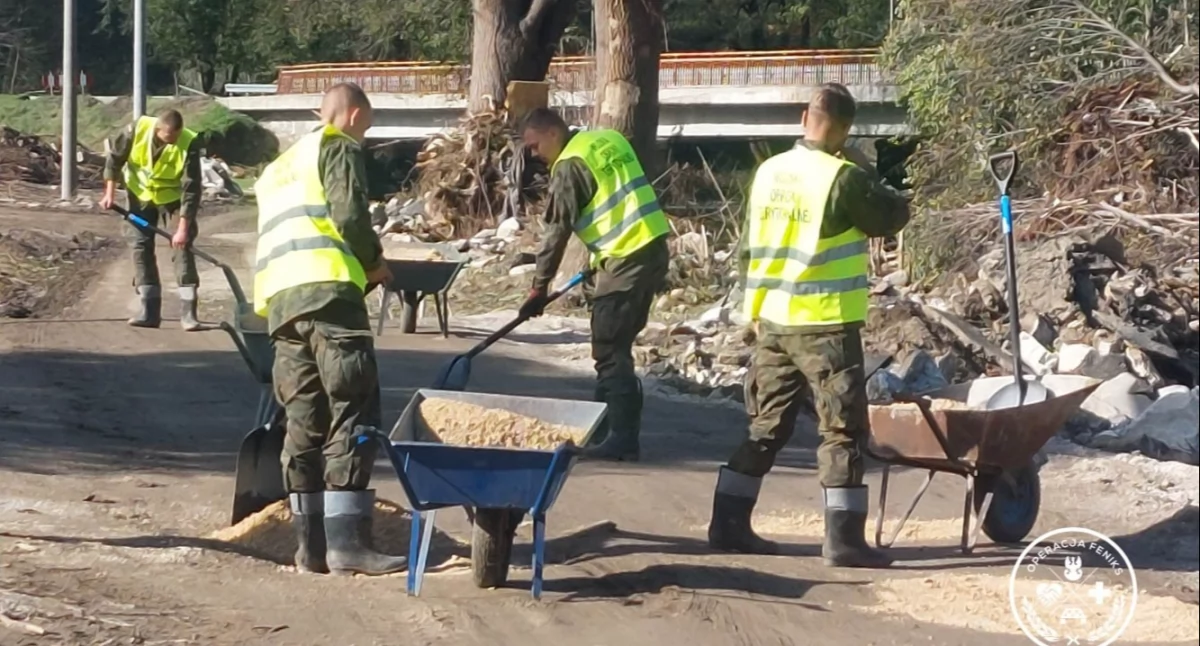 Na terenach popowodziowych bardzo pomocni są podlascy terytorialsi