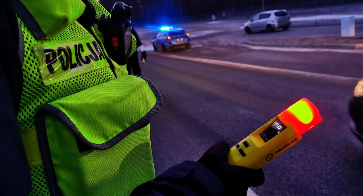 Policjanci z białostockiej patrolówki zatrzymali poszukiwanego. Jechał pijany