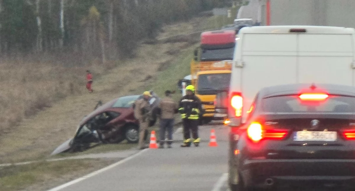 Tragiczny wypadek pomiędzy Dąbrową Białostocką a Lipskiem. Dwie osoby zginęły na miejscu