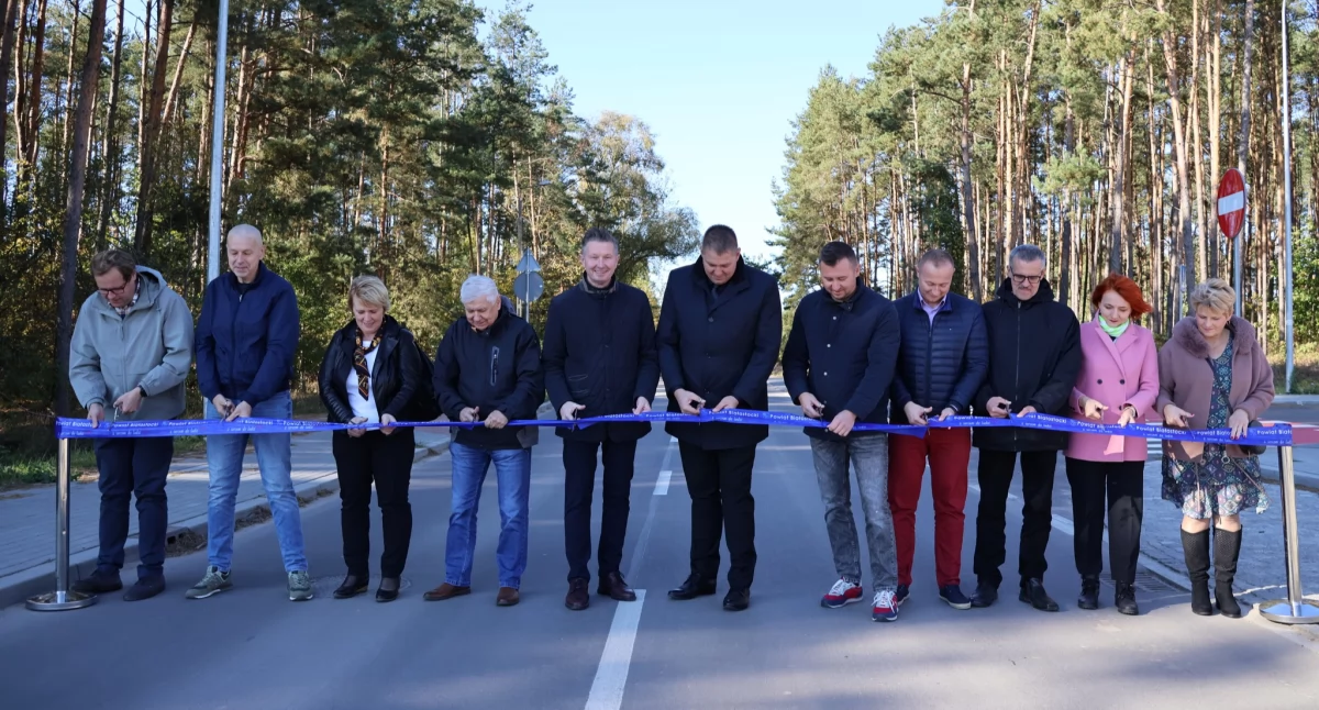 Nowiutkie 2 kilometry drogi w Dobrzyniewie Dużym od kilku dni służą kierowcom