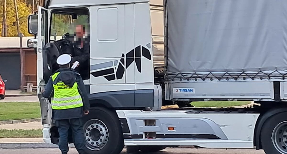 Kierowca tureckiego przewoźnika chciał po Podlasiu jeździć na własnych zasadach