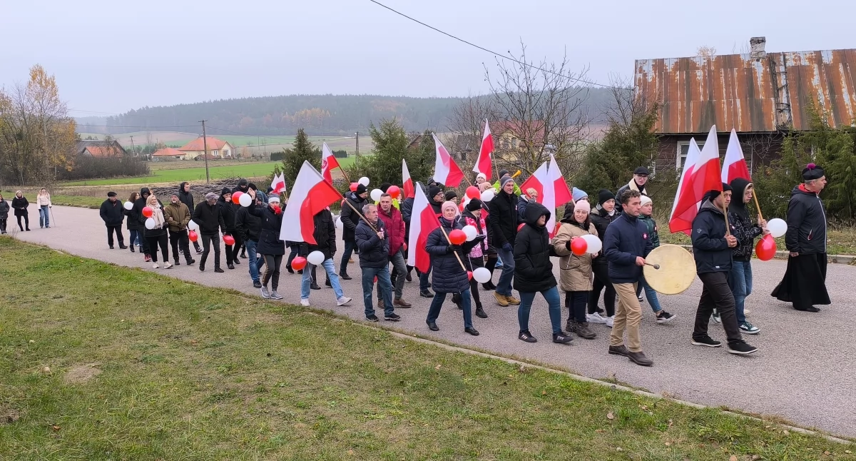 Marsz Niepodległości dziś nie tylko w Warszawie. Cały Kopisk przeszedł w świątecznym korowodzie